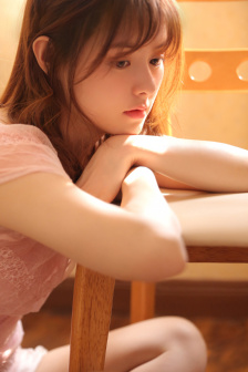 美女被C